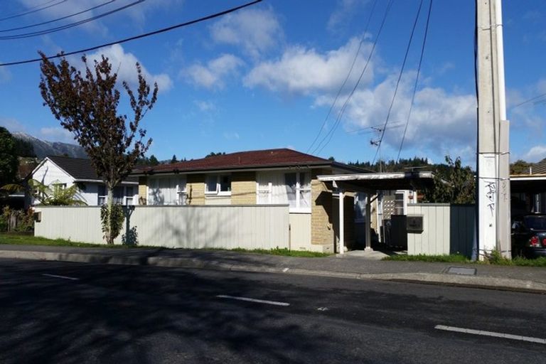 Photo of property in 1/6 Moeraki Road, Maoribank, Upper Hutt, 5018