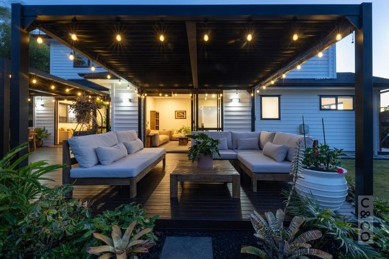 Photo of property in 1 Duchess Way, Riverhead, 0820