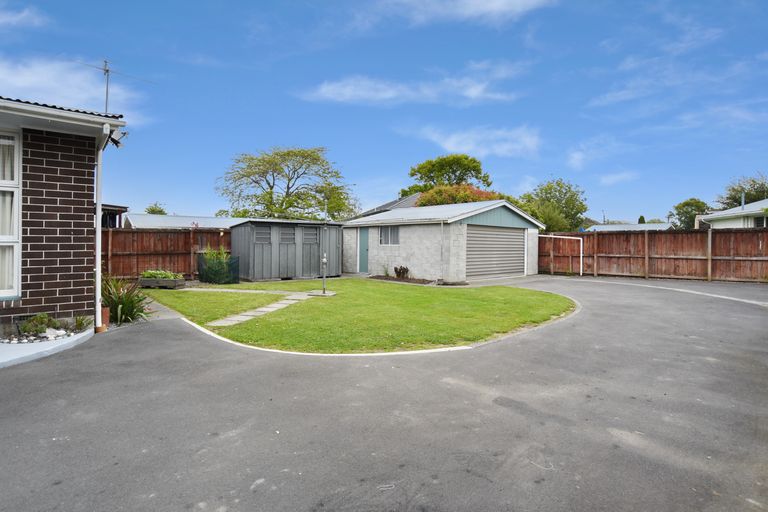 Photo of property in 25 Glenrowan Avenue, Avondale, Christchurch, 8061