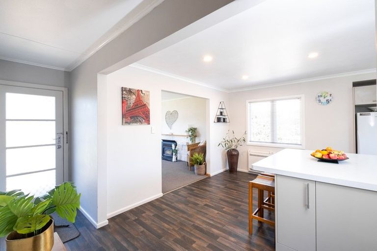 Photo of property in 211 Lumsden Road, Akina, Hastings, 4122