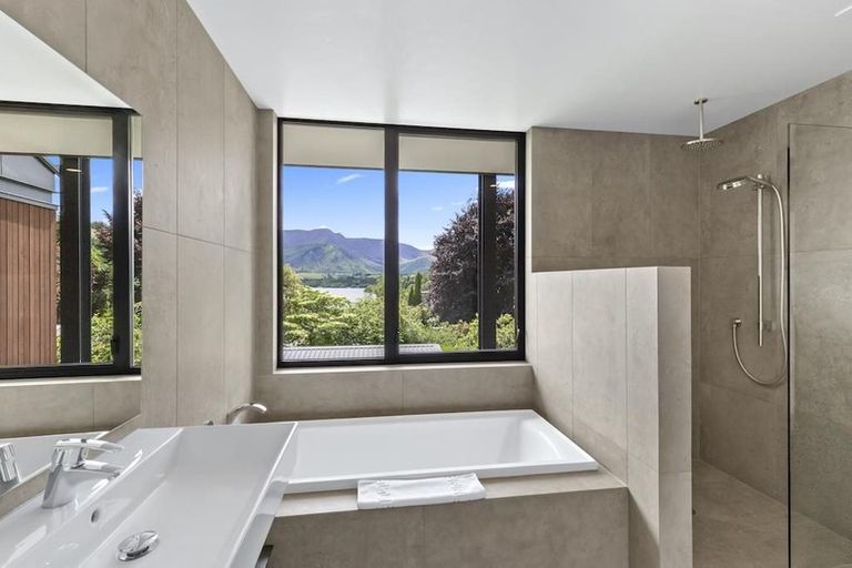 Photo of property in 27 Arrowtn-lke Hayes Road, Lake Hayes, Queenstown, 9371