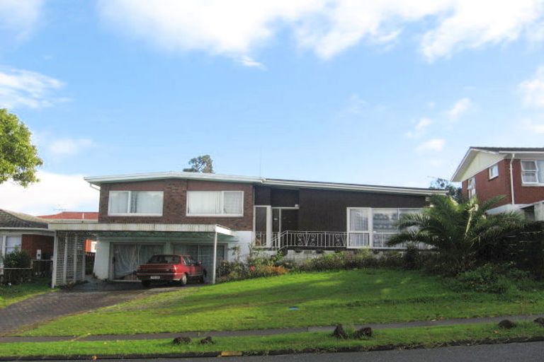 Photo of property in 15 Archmillen Avenue, Pakuranga Heights, Auckland, 2010