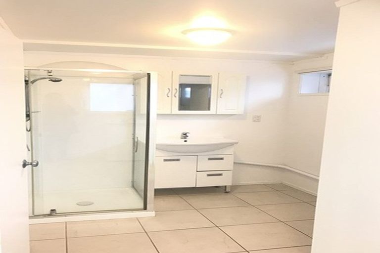 Photo of property in 12-14 Clevedon Road, Papakura, 2110
