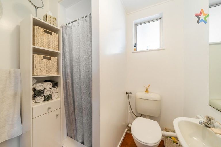 Photo of property in 8 Summit Road, Fairfield, Lower Hutt, 5011