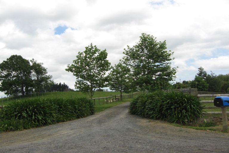 Photo of property in 7 Charles Road, Karaka, Papakura, 2580