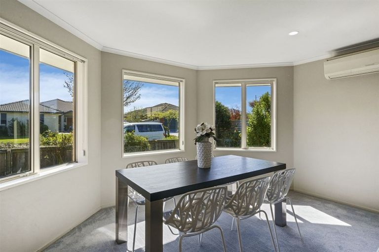 Photo of property in 10 Cunneen Place, Aidanfield, Christchurch, 8025