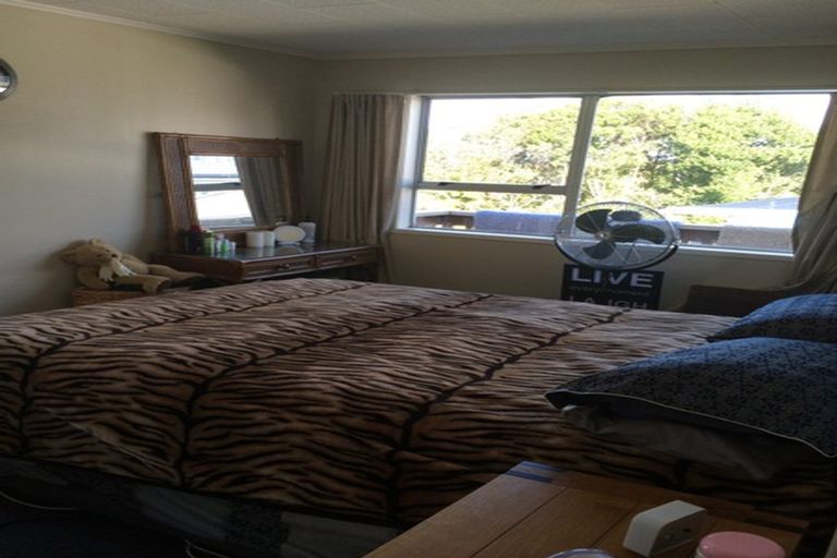 Photo of property in 72 Ridge Road, Howick, Auckland, 2014