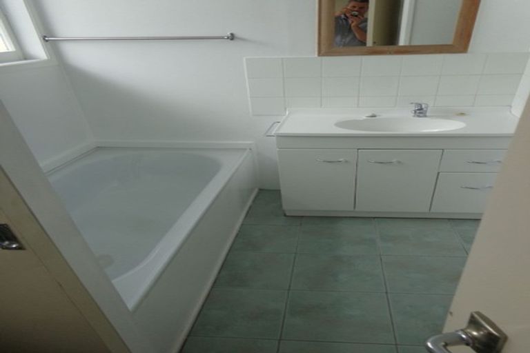 Photo of property in 168 Don Buck Road, Massey, Auckland, 0614