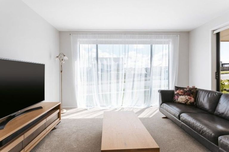 Photo of property in 22 Stingray Drive, Omokoroa, 3114