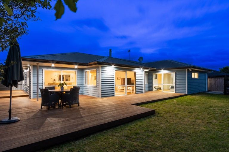 Photo of property in 7 Simpson Crescent, Raumati Beach, Paraparaumu, 5032