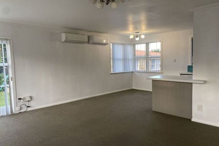 Photo of property in 25 Hutchinsons Road, Bucklands Beach, Auckland, 2014