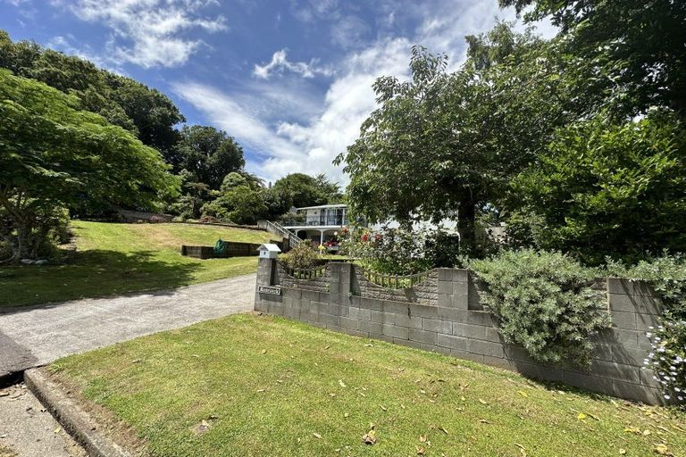 Photo of property in 8 Meuli Street, Eltham, 4322