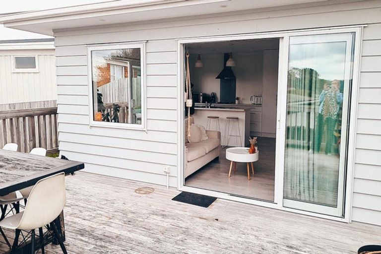 Photo of property in 10 Fordham Street, Beach Haven, Auckland, 0626