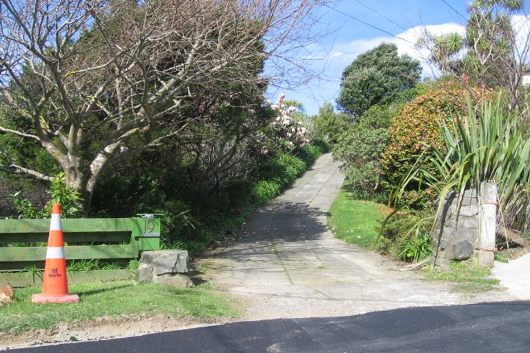 Photo of property in 19 Hollies Crescent, Johnsonville, Wellington, 6037
