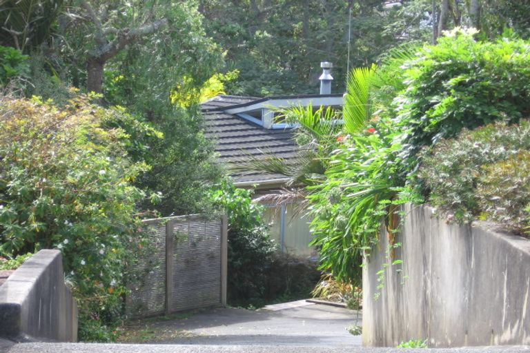 Photo of property in 13 Valkyria Place, Beach Haven, Auckland, 0626