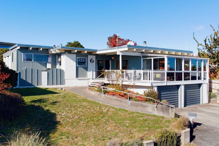 Photo of property in 6 Regents Grove, Richmond Heights, Taupo, 3330