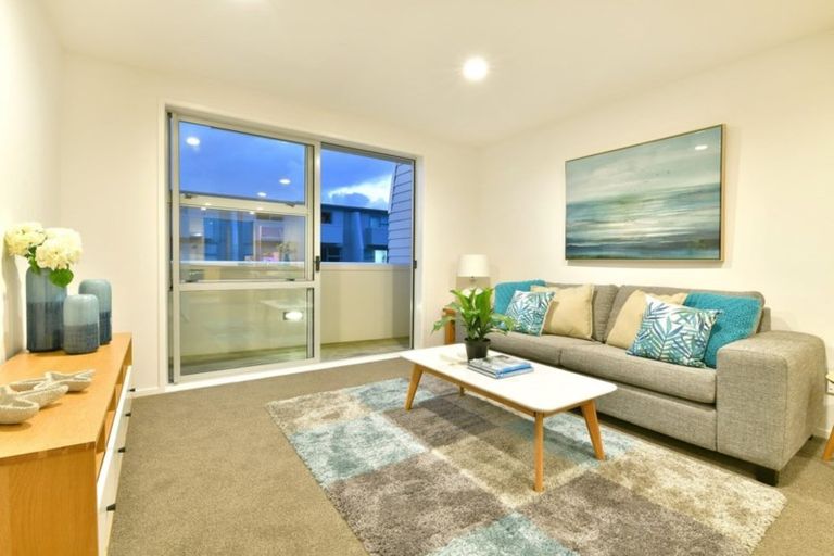 Photo of property in 17/3 Riverside Road, Orewa, 0931