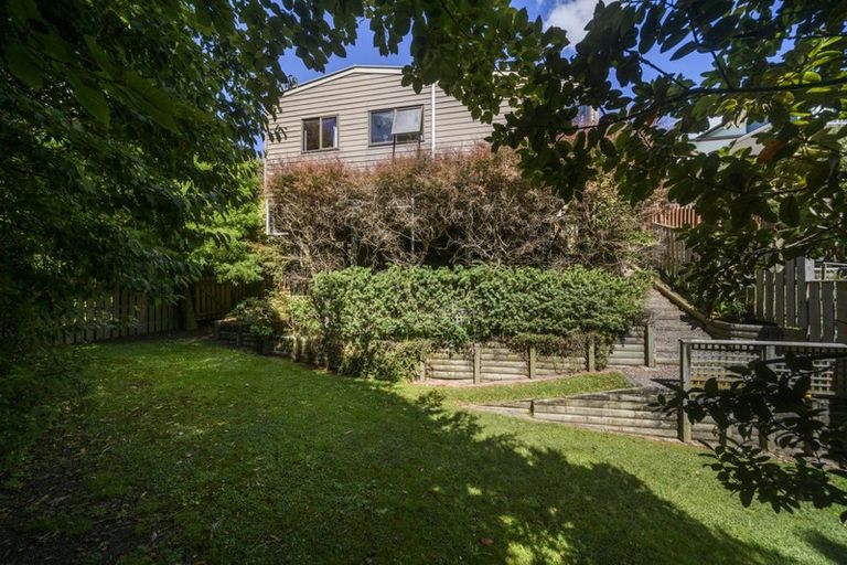 Photo of property in 24 Heathcote Place, Fitzherbert, Palmerston North, 4410