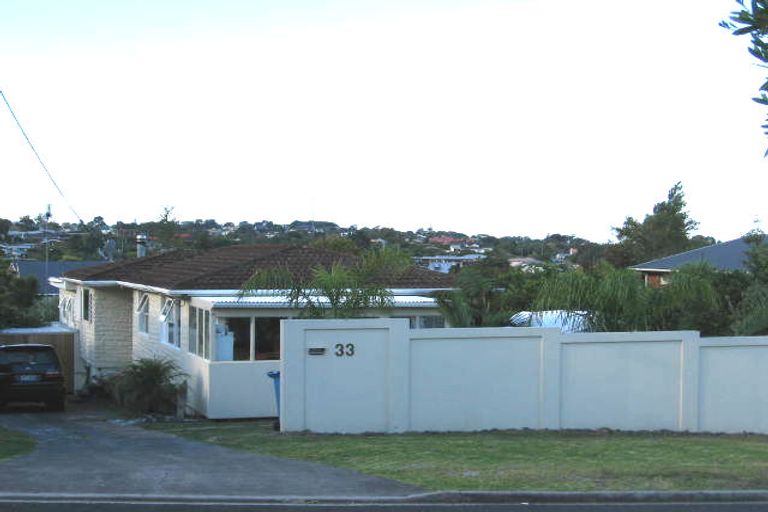 Photo of property in 33 Ellangowan Road, Waiake, Auckland, 0630