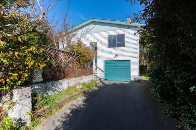 Photo of property in 7 Haumia Street, Johnsonville, Wellington, 6037
