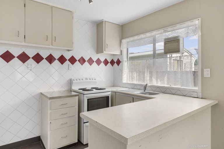 Photo of property in 1/218 Onepu Road, Lyall Bay, Wellington, 6022