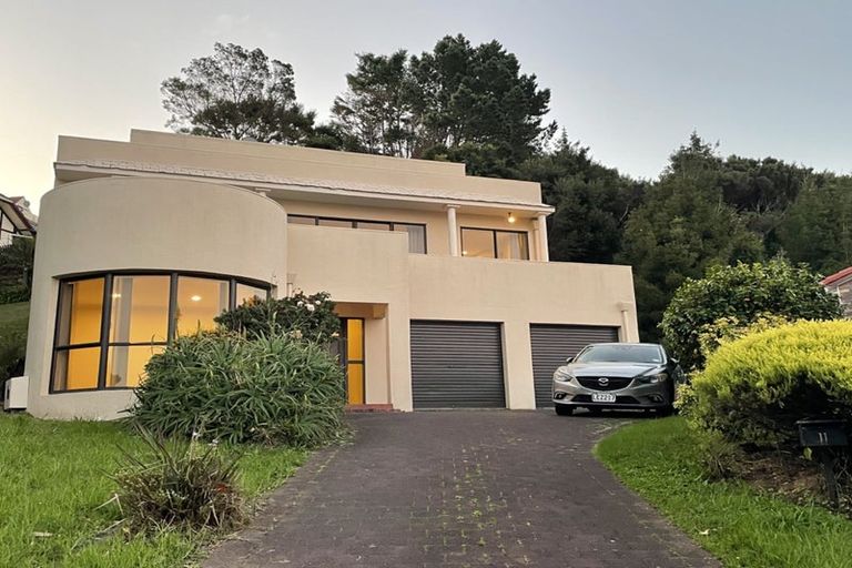 Photo of property in 11 Murano Place, Chatswood, Auckland, 0626