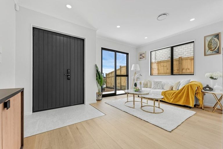Photo of property in 124 Mcquoids Road, Flat Bush, Auckland, 2019