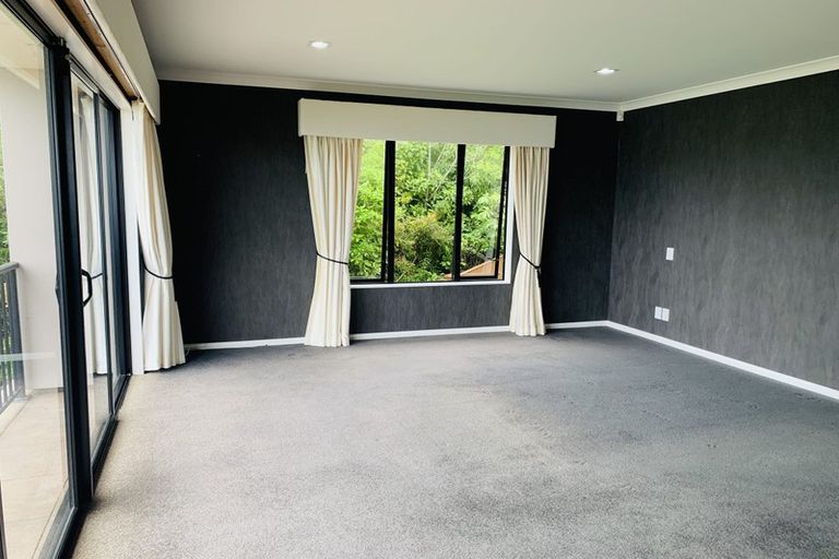 Photo of property in 38 Arahiwi Grove, Tirohanga, Lower Hutt, 5010