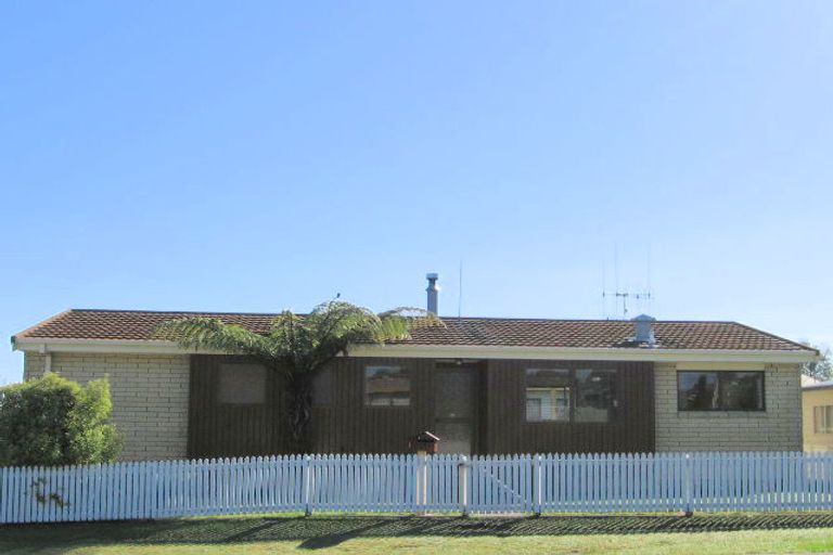 Photo of property in 1 Aspiring Place, Ohauiti, Tauranga, 3112
