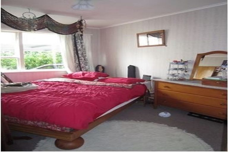 Photo of property in 4 Mildmay Road, Henderson, Auckland, 0610