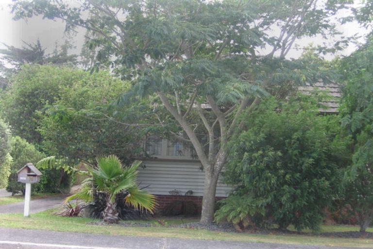 Photo of property in 2/13 Trafalgar Road, Milford, Auckland, 0620