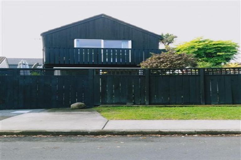 Photo of property in 9 Pohutukawa Place, Ellerslie, Auckland, 1051