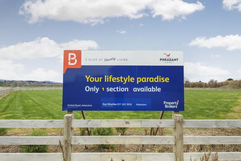 Photo of property in 2 Pheasant Lane, Aokautere, 4471