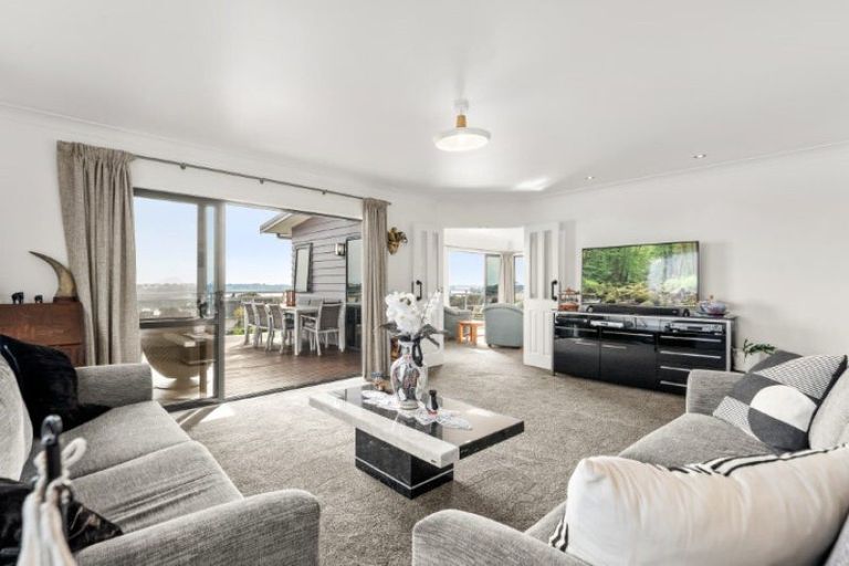 Photo of property in 36 Downing Place, Welcome Bay, Tauranga, 3112