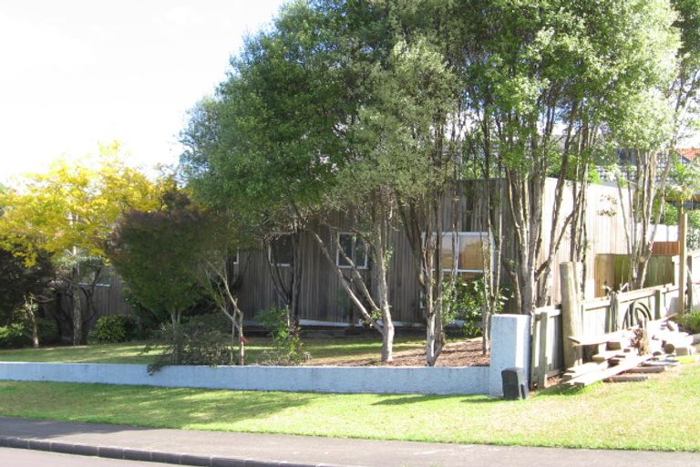 Photo of property in 2 Westergrove Place, West Harbour, Auckland, 0618