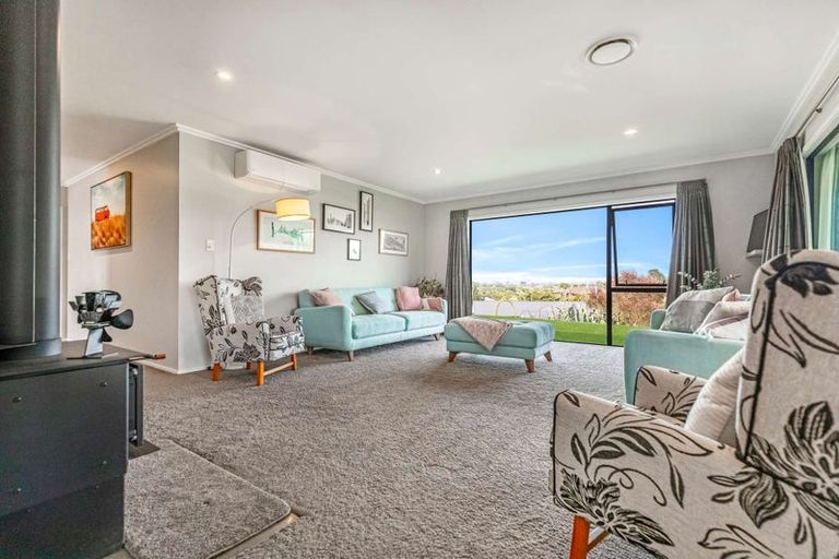 Photo of property in 19 Kendallvale Drive, Waiuku, 2123