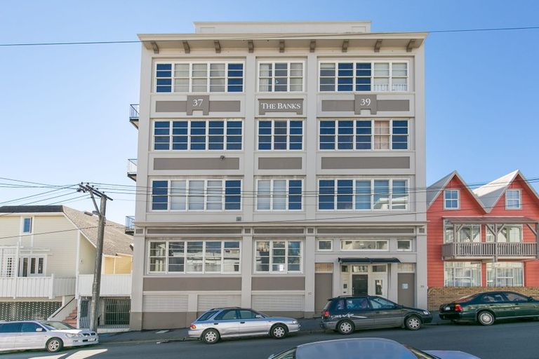 Photo of property in 8/37 Majoribanks Street, Mount Victoria, Wellington, 6011
