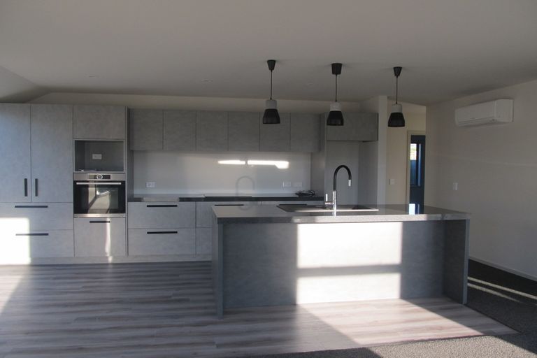 Photo of property in 8 Walker Place, Alexandra, 9320