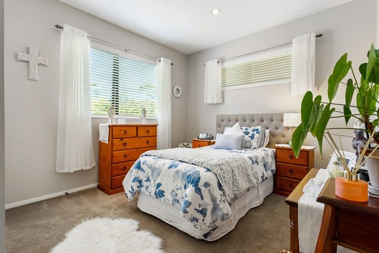 Photo of property in 16 Mural Place, Greenhithe, Auckland, 0632