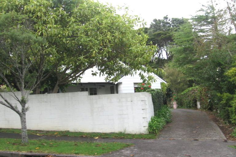 Photo of property in 54 Holyoake Place, Chatswood, Auckland, 0626
