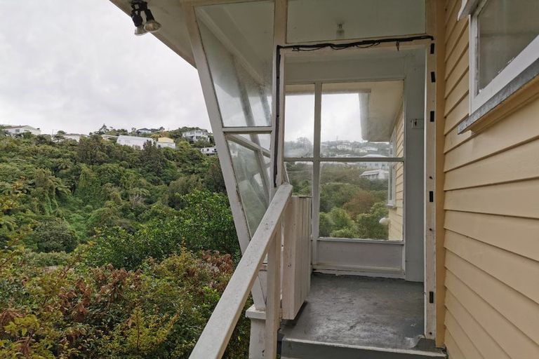 Photo of property in 88 Newlands Road, Newlands, Wellington, 6037