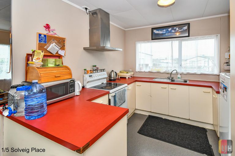 Photo of property in 1/5 Solveig Place, Randwick Park, Auckland, 2105