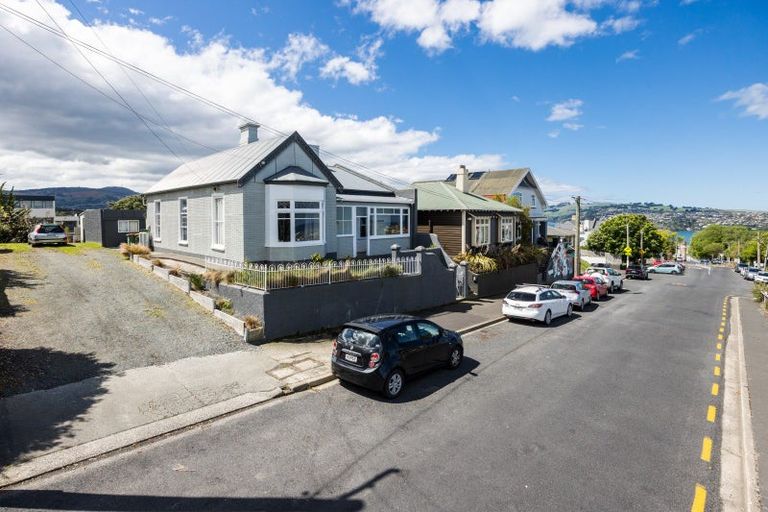 Photo of property in 76 Elm Row, Dunedin Central, Dunedin, 9016