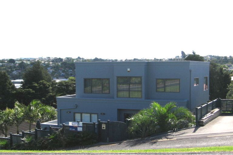 Photo of property in 7 Howard Road, Northcote, Auckland, 0627