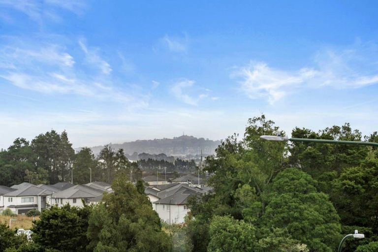 Photo of property in 19 Papatahi Lane, Flat Bush, Auckland, 2019