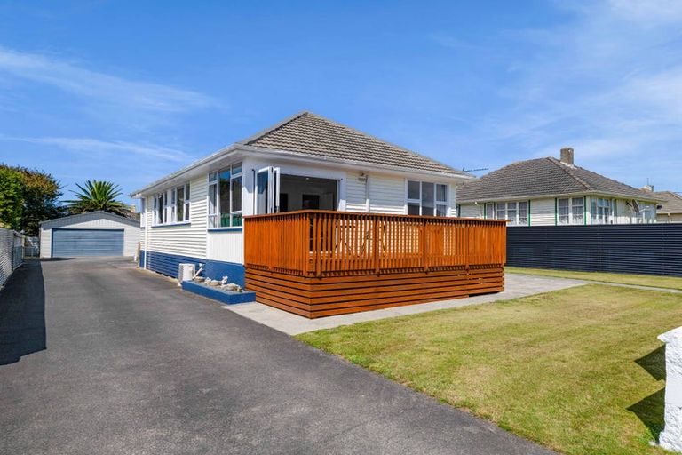 Photo of property in 6 Malone Place, Hawera, 4610