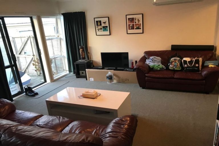 Photo of property in 24 Lyford Crescent, Sunnynook, Auckland, 0620