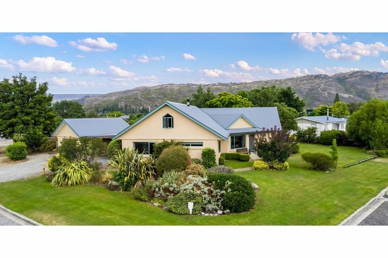 Photo of property in 24 Whitby Street, Clyde, 9330