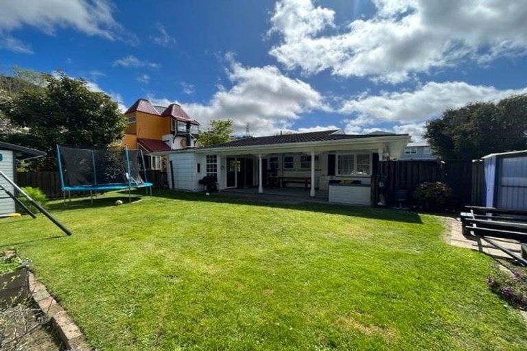 Photo of property in 99 Tirohanga Road, Tirohanga, Lower Hutt, 5010