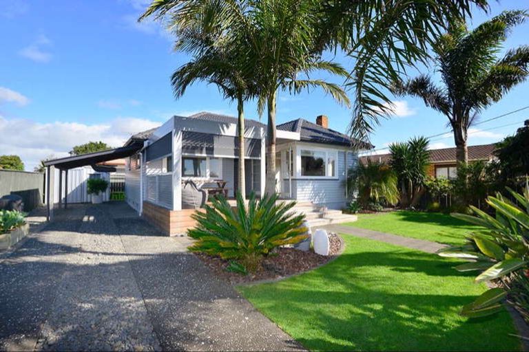Photo of property in 40 Centreway Road, Orewa, 0931
